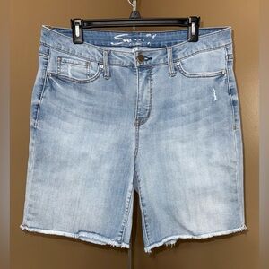 Seven7 Sunset Bermuda Women’s Shorts. Size 14.